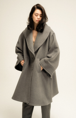 Пальто-кейп сложного кроя