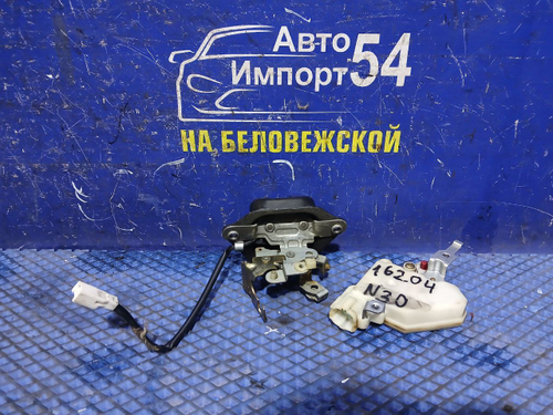 Замок багажника NISSAN R'NESSA 1997-2001