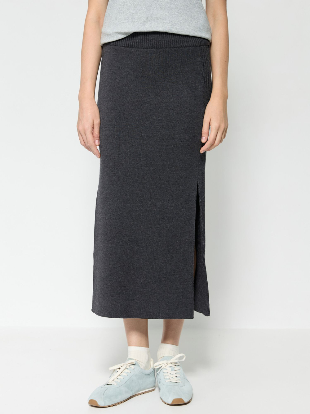 Юбка из мериноса с разрезами