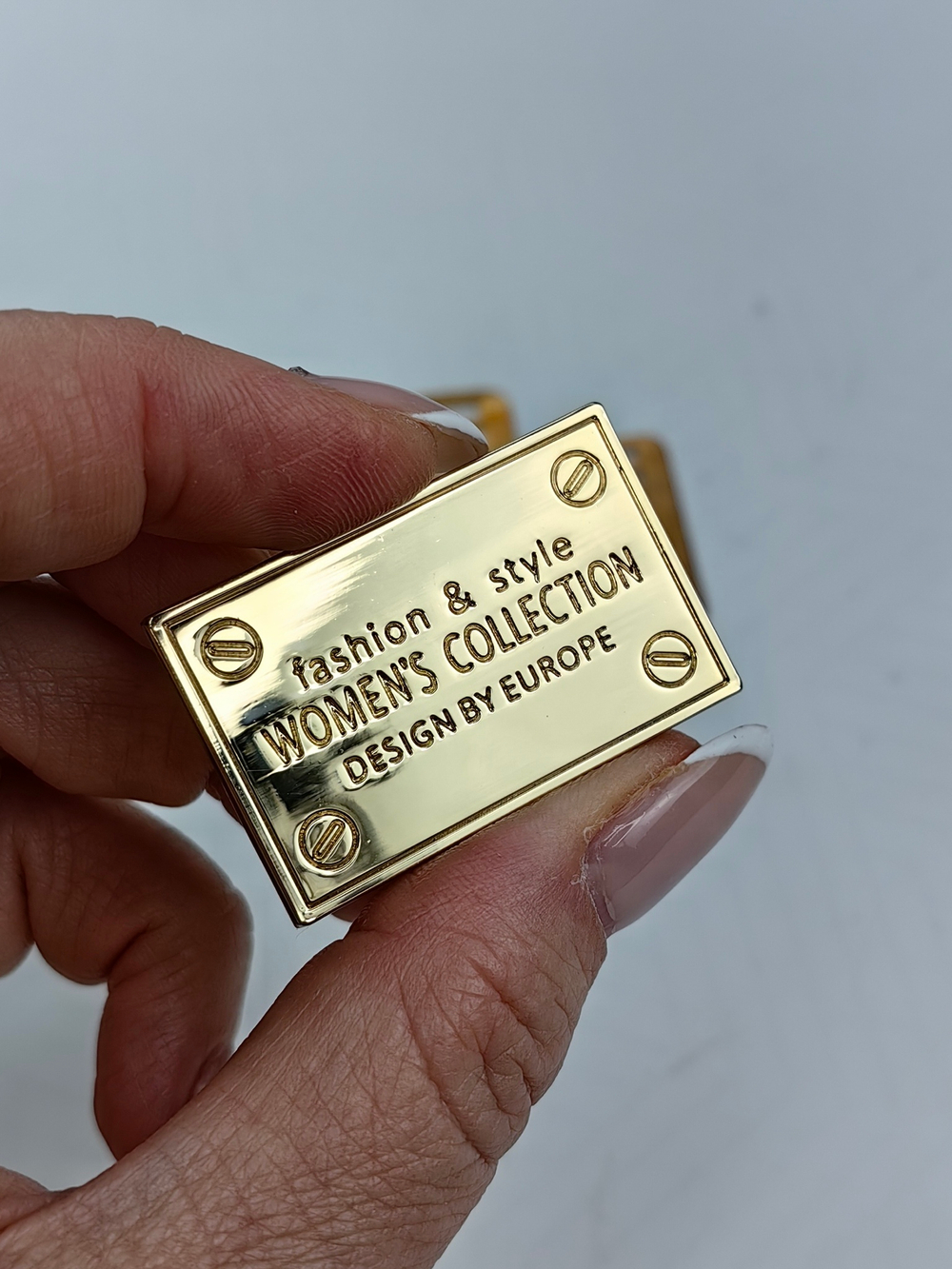 Украшение 38*25 золото