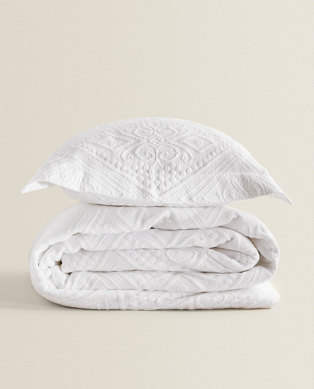 ZARA HOME ПОКРЫВАЛО ИЗ ХЛОПКА С ГЕОМЕТРИЧЕСКИМ УЗОРОМ, БЕЛЫЙ