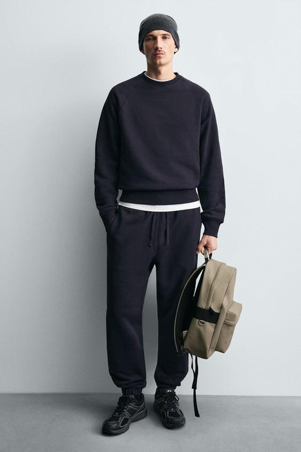 ZARA ПРОРЕЗИНЕННЫЙ РЮКЗАК, СЕРЫЙ