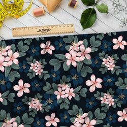 Ткань блэкаут нежно розовые цветы с листьями