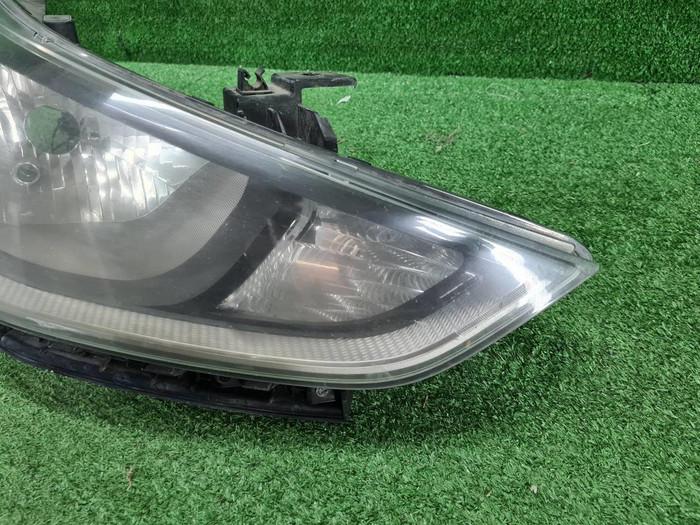 Фара правая Hyundai Solaris 2 (2017-2020) галоген