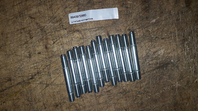 Шпилька коллектора 8943972860