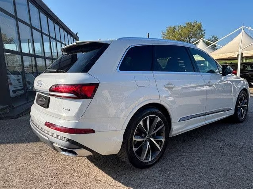 Audi Q7 (Стоимость в ЕС)*