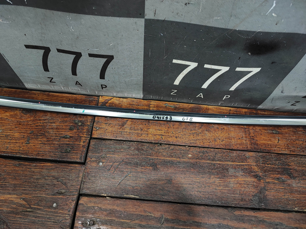 Молдинг крышки багажника GAC GS8 2 21-нв Б/У Оригинал 7166003DRS0000M10