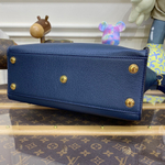 Louis Vuitton On My Side MM