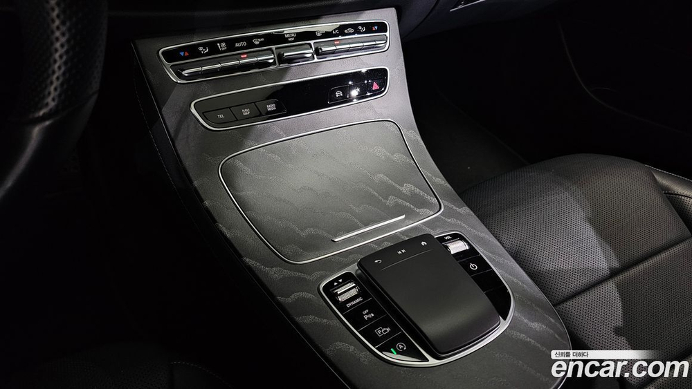 Mercedes-Benz E-Class W213 E350 4MATIC AMG Line (04.2022)