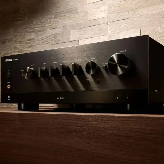 Yamaha R-N800A Black