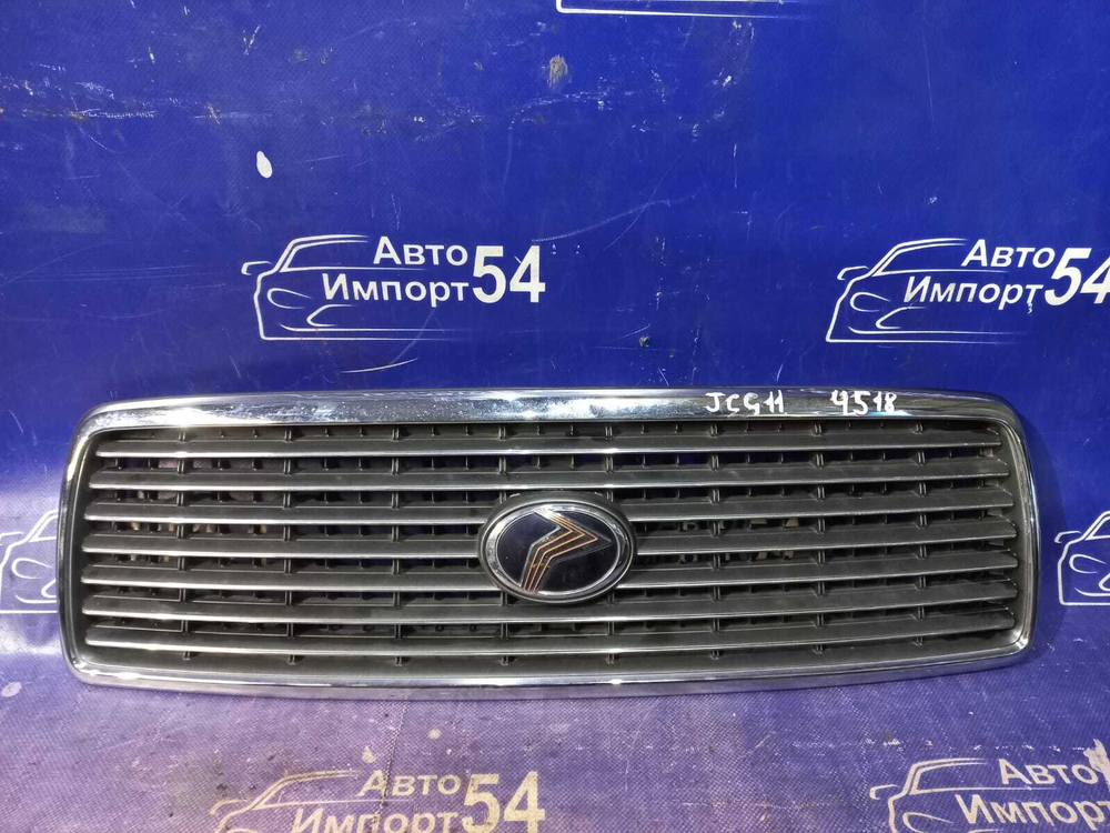 Решетка радиатора TOYOTA PROGRES 1998-2001