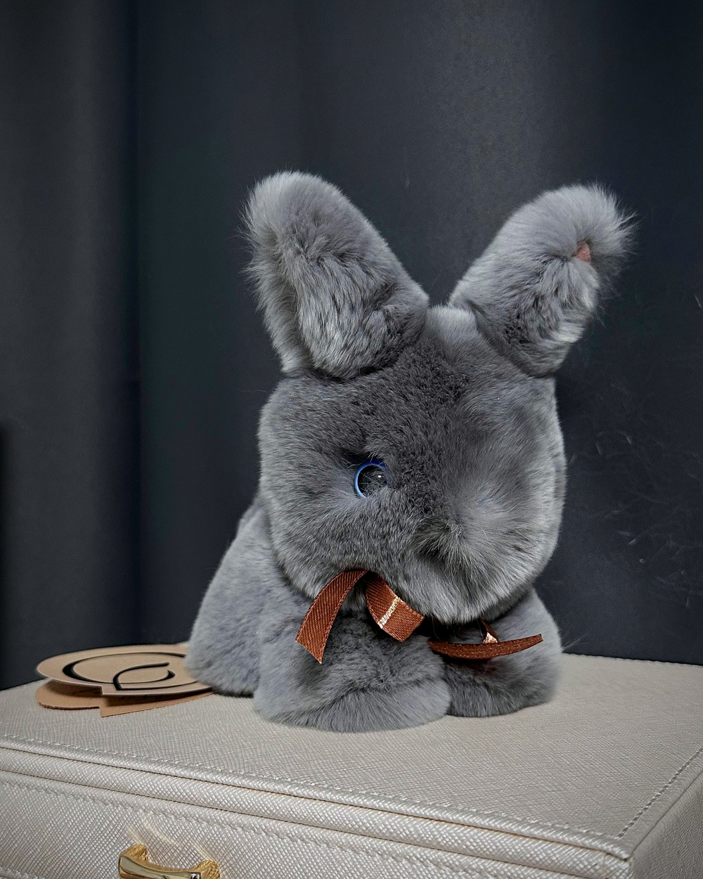 Кролик Тоша маленький (светлый графит)