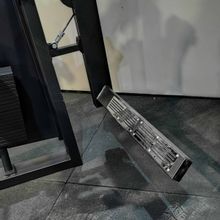 A2024 Глют-машина. Ягодичные. Стек 100 кг