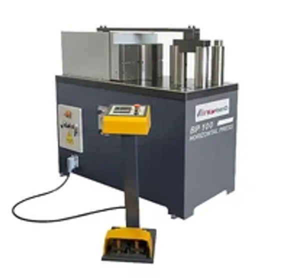 Широкоуниверсальный фрезерный станок STALEX MUF150 Servo