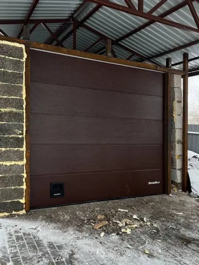 Секционные ворота