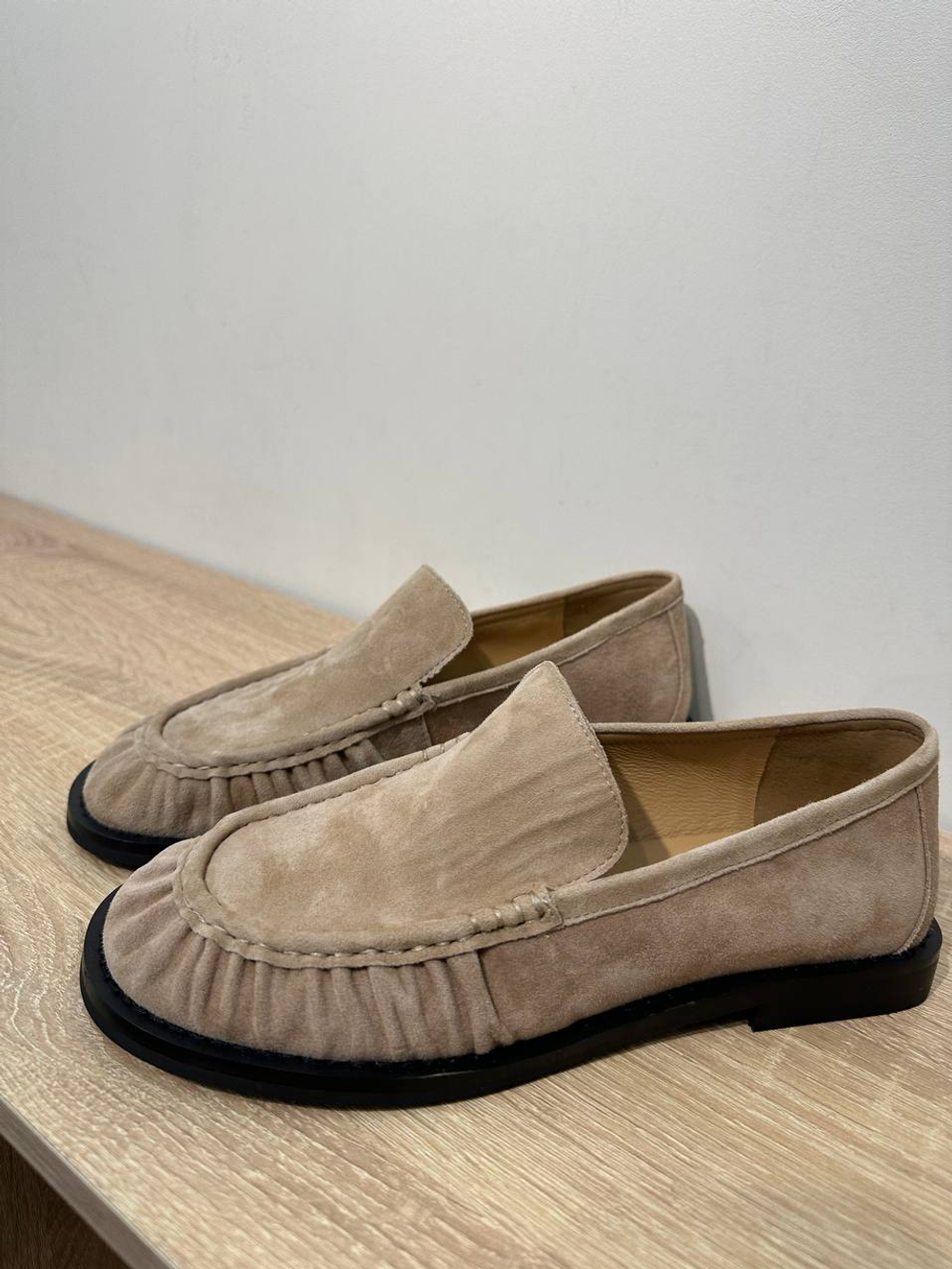 Лоферы из натуральной замши