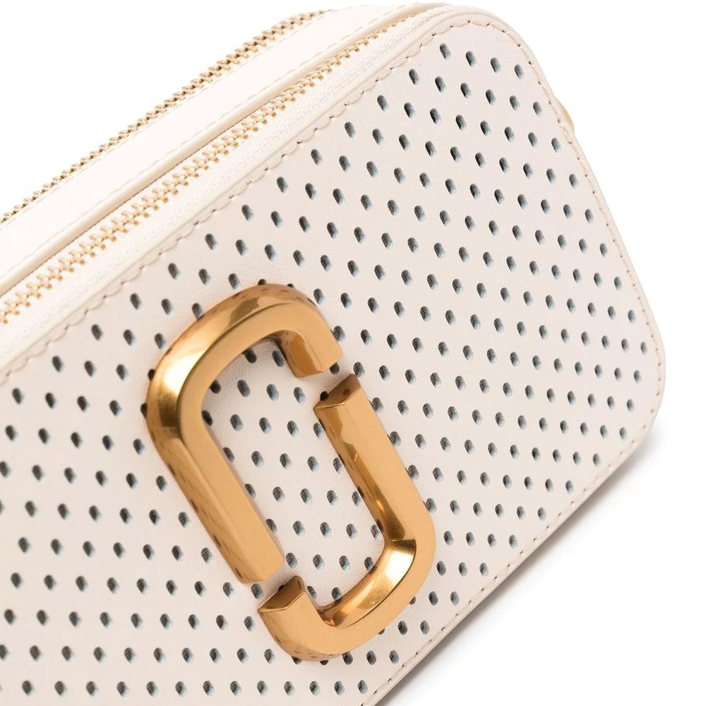 СУМКА MARC JACOBS THE PERFORATED SNAPSHOT TAPIOCA