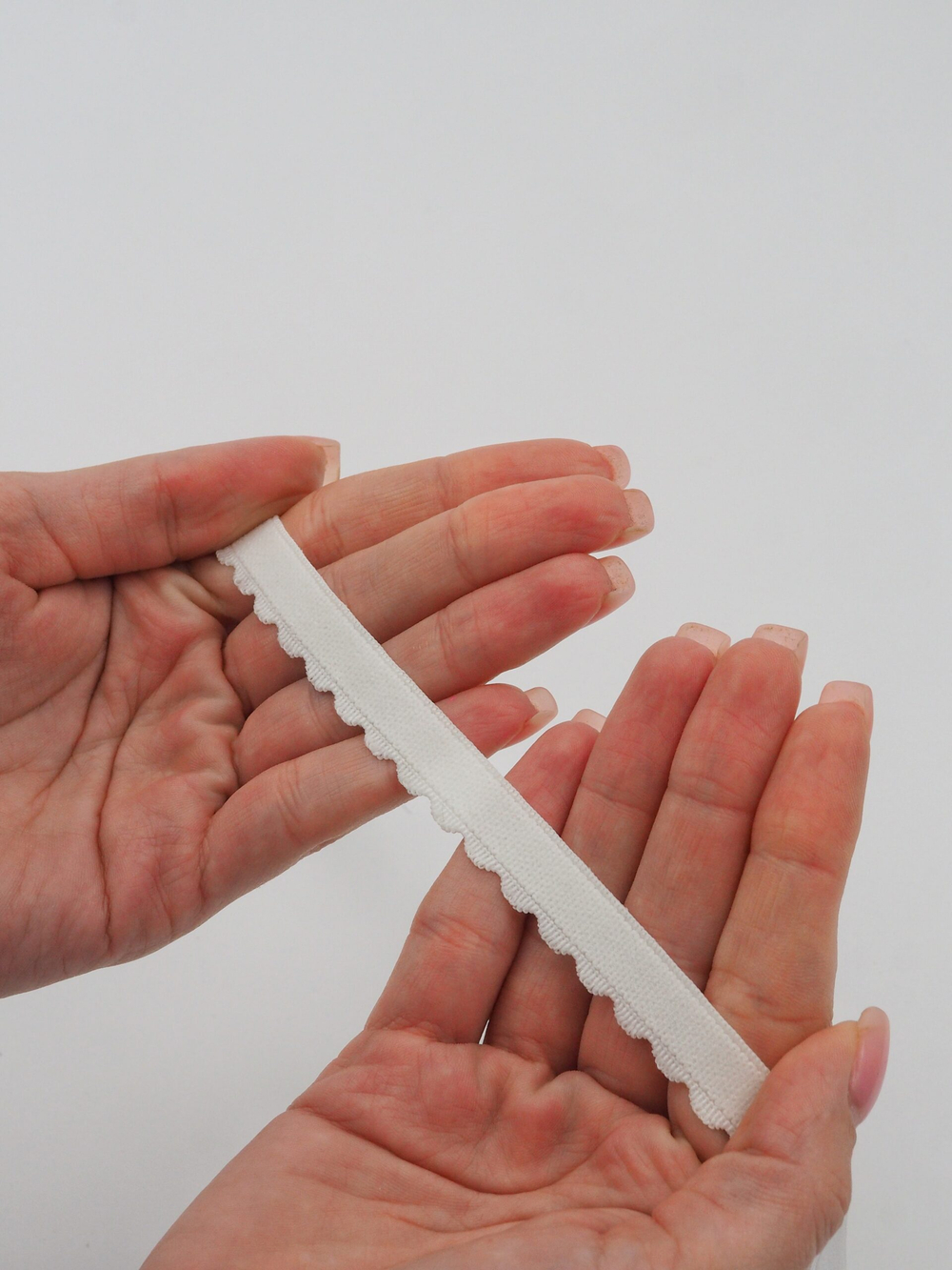 Резинка отделочная шампань ажурная ширина 12 мм с учетом фестона