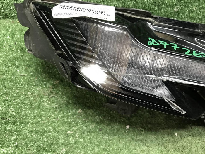 Битый Указатель поворота правый Omoda C5 (22-нв)