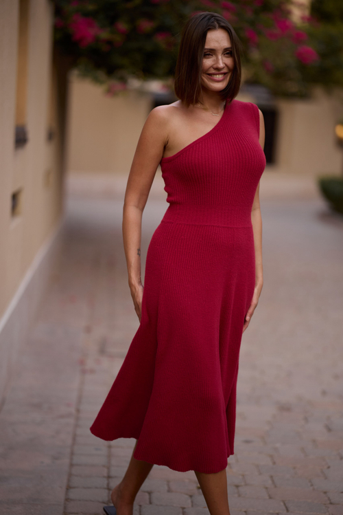 платье миди в цвете бордо