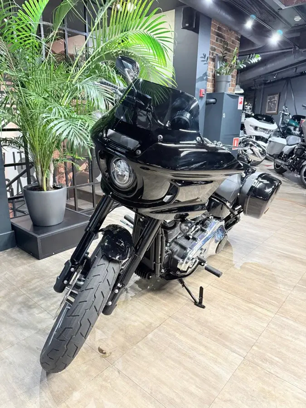 Harley-Davidson Low Rider ST (Black/Chrome) 2025