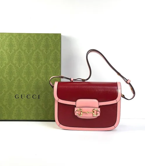Маленькая сумка на плечо Gucci Horsebit 1955 розовый/темно-красный