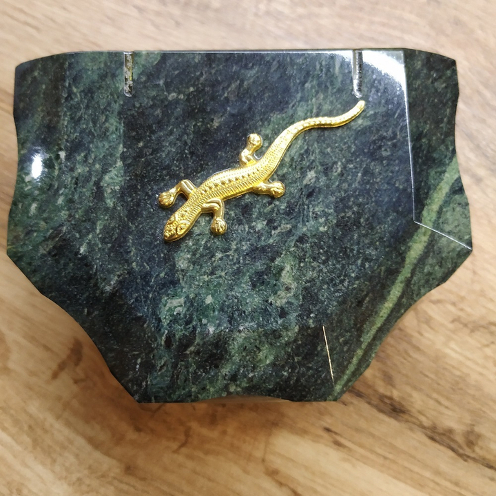 Ларец с ящерицей, 6 граней, змеевик, бархат, зеркало, 100x75x50 мм