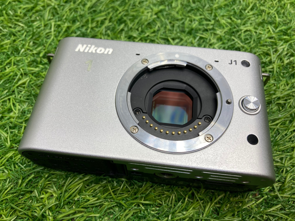 Nikon 1 J1 Kit 1 Nikkor 10-30mm 3.5-5.6 VR
