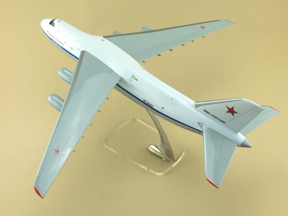 Модель самолета Ан-124-100 (М1:144, ВВС России, RF-82032, Владимир Гладилин)