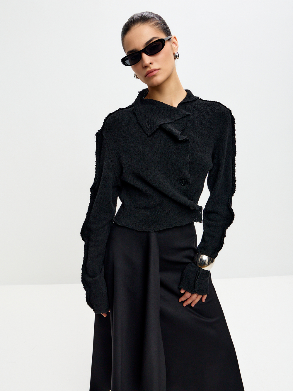 Кардиган FUTMI с хаотичными застежками черный