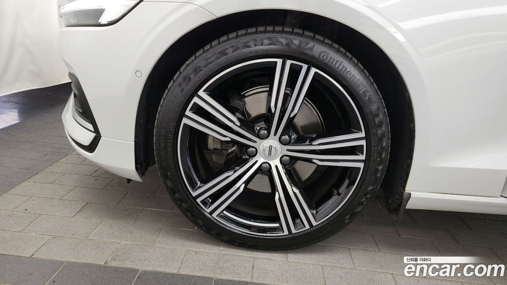 Volvo S60 3 Generation B5 Inscription (11.2021)