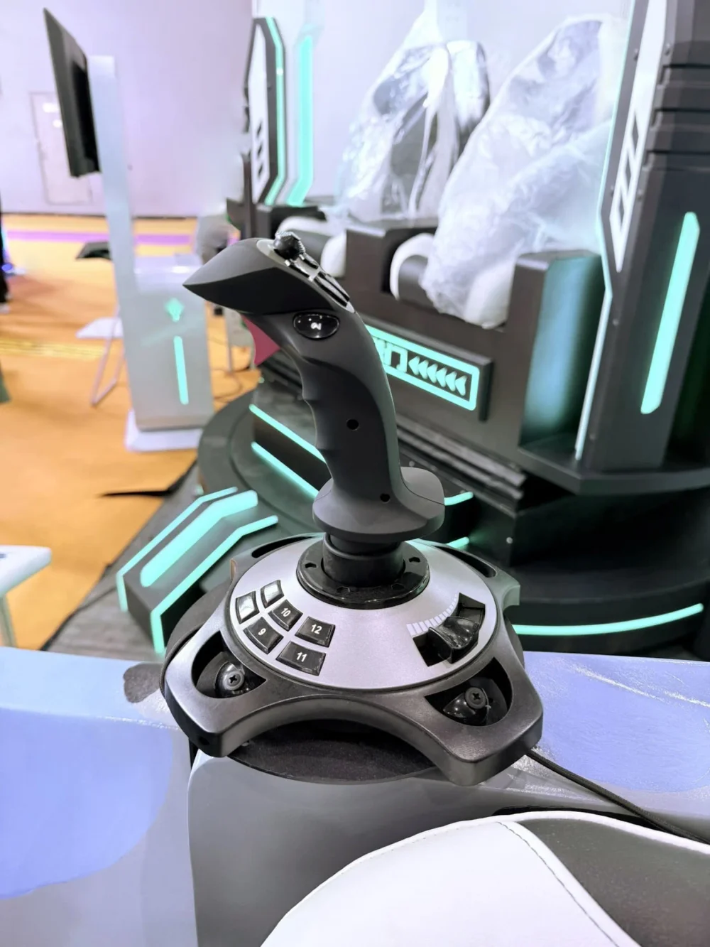 Аттракцион виртуальной реальности «VR Истребитель»