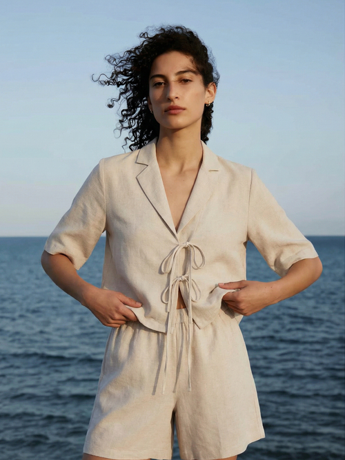 Укороченная рубашка на завязках изо льна