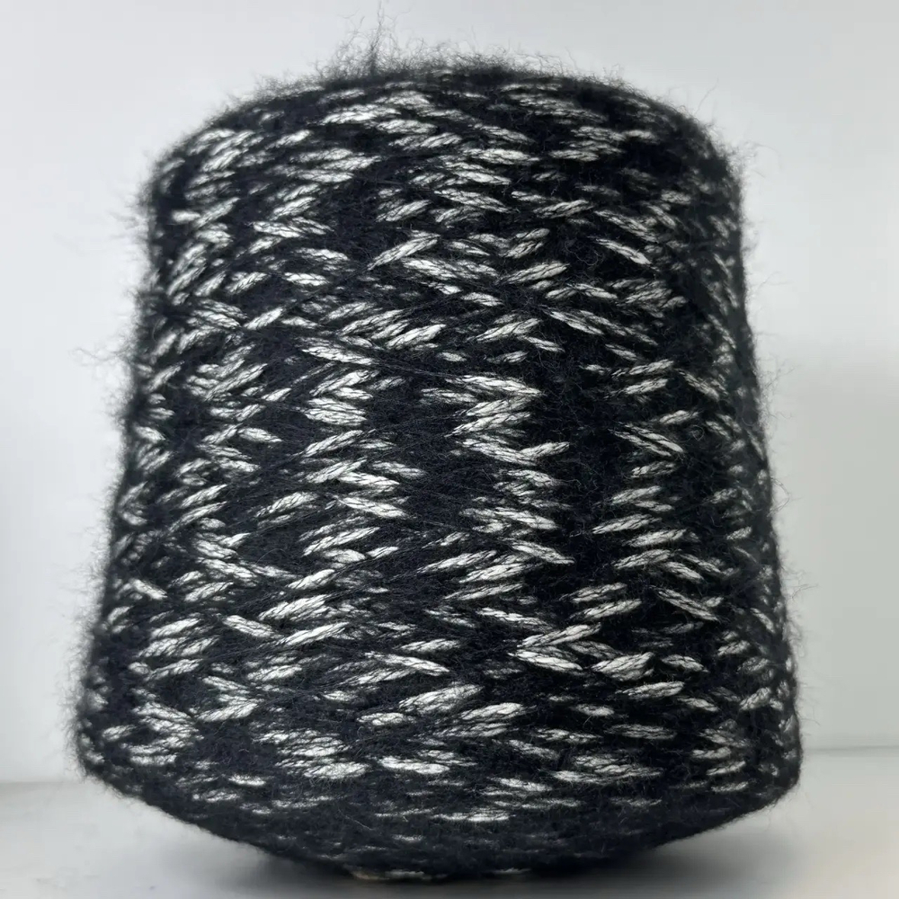 BRAU - Eletta Filati; 48% хлопок, 23% меринос, 29% п/а; 160м/100гр; col. 836, цвет: черный/ белый; S711