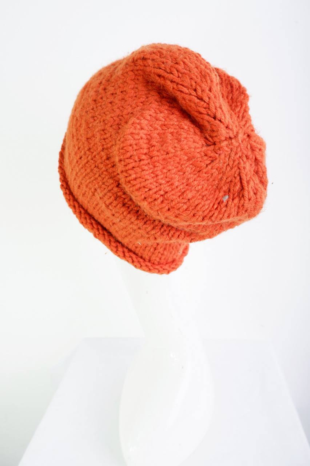 Шапка без лишних деталей