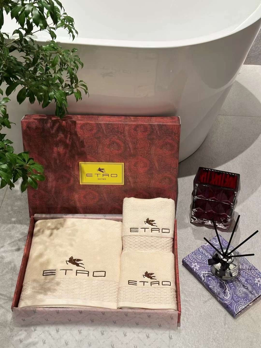 Набор из трех полотенец ETRO