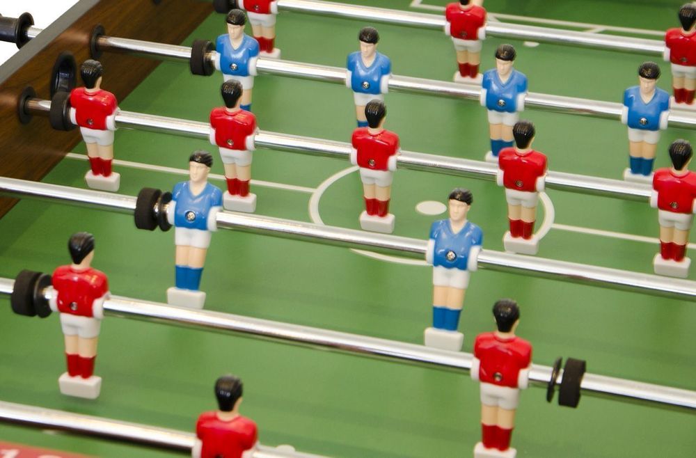 Настольный футбол (кикер) "Maccabi Mini" (121 x 61 x 81, орех, складной)