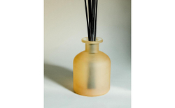 Zara Home SILK PEONY REED DIFFUSERS — ароматический диффузор с тростниковыми палочками, Шелковый Пион, 230 мл