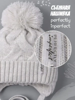 Шапка для девочки на завязках на осень