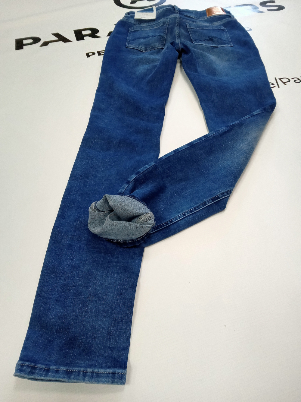 Джинсы женские зауженные STREET ONE slim fit Цвет темно-голубой с эффектом потертости. Размер 27/32 примерно 44/46 русский