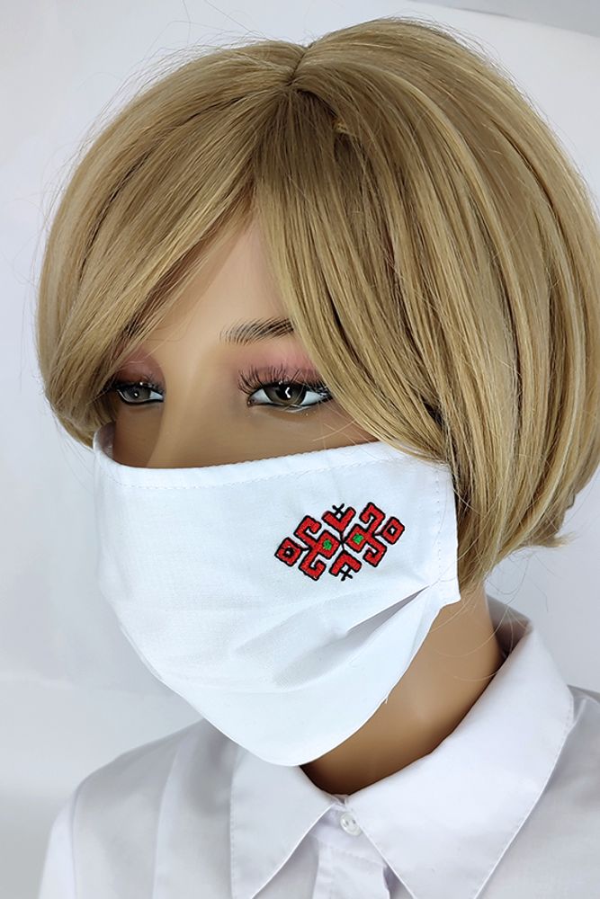 Маска защитная с вышивкой