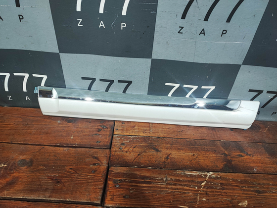 Накладка двери задней левой LC Prado 150 Новая  607BFJ15010B