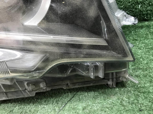 Битая Фара правая Toyota LC Prado 150 (17-нв) LED