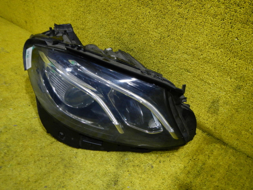 Битая Фара правая Mercedes E W213 (2016-2021) LED