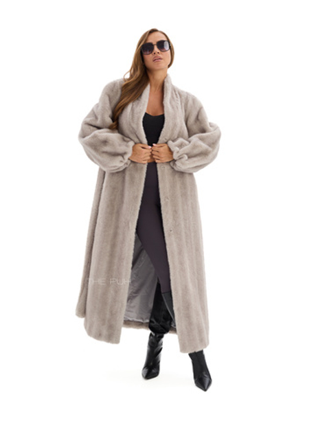 Длинная серая шуба из эко-меха