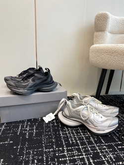 Balenciaga Circuit Sneaker (2 colors)