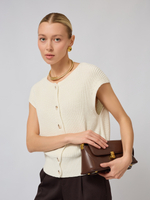 Жилет вязаный на пуговицах