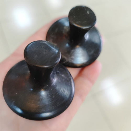 Массажер из базальта "грибок" 4,6 см * 4 см