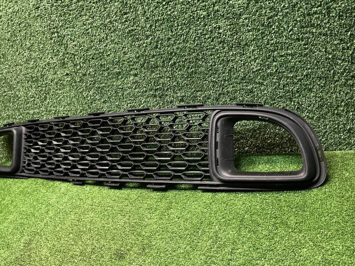 Решетка переднего бампера Mini Hatch R56 (10-13)