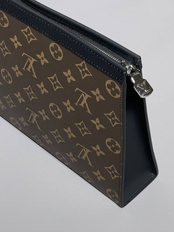 Клатч Louis Vuitton